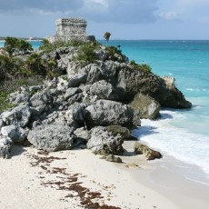 Mexiko Strand mit Tulum Tempel
